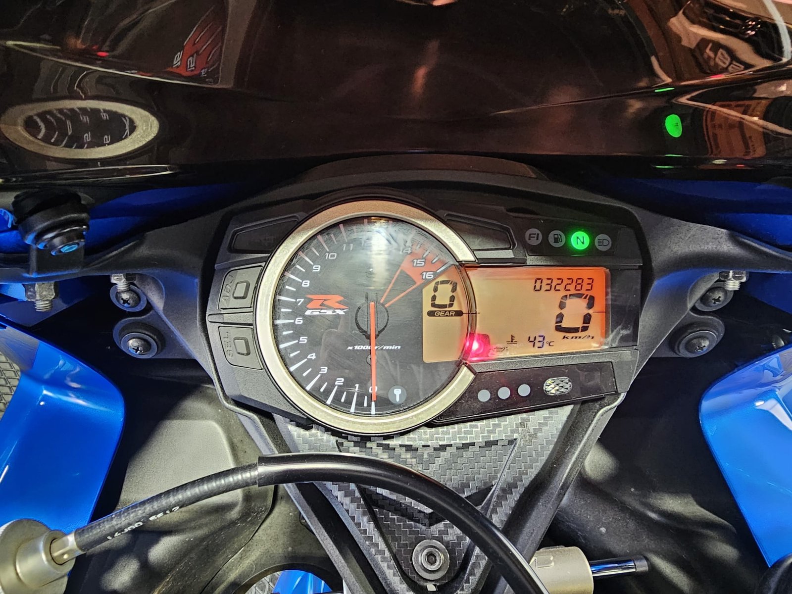 suzuki-gsx-r750
